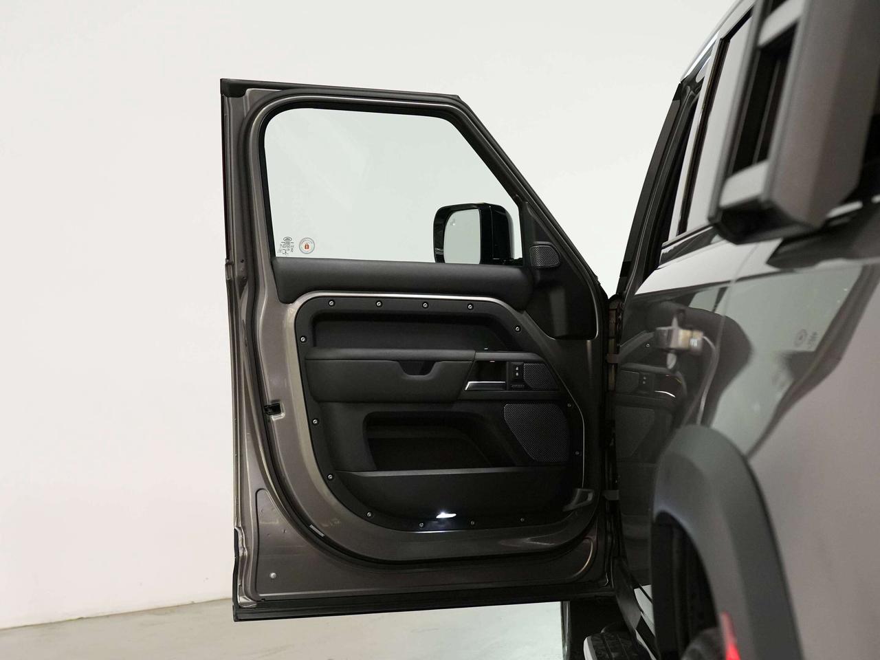 2023 Land Rover Defender X | P400 | PANO | MERIDIAN | 22 IN Photo