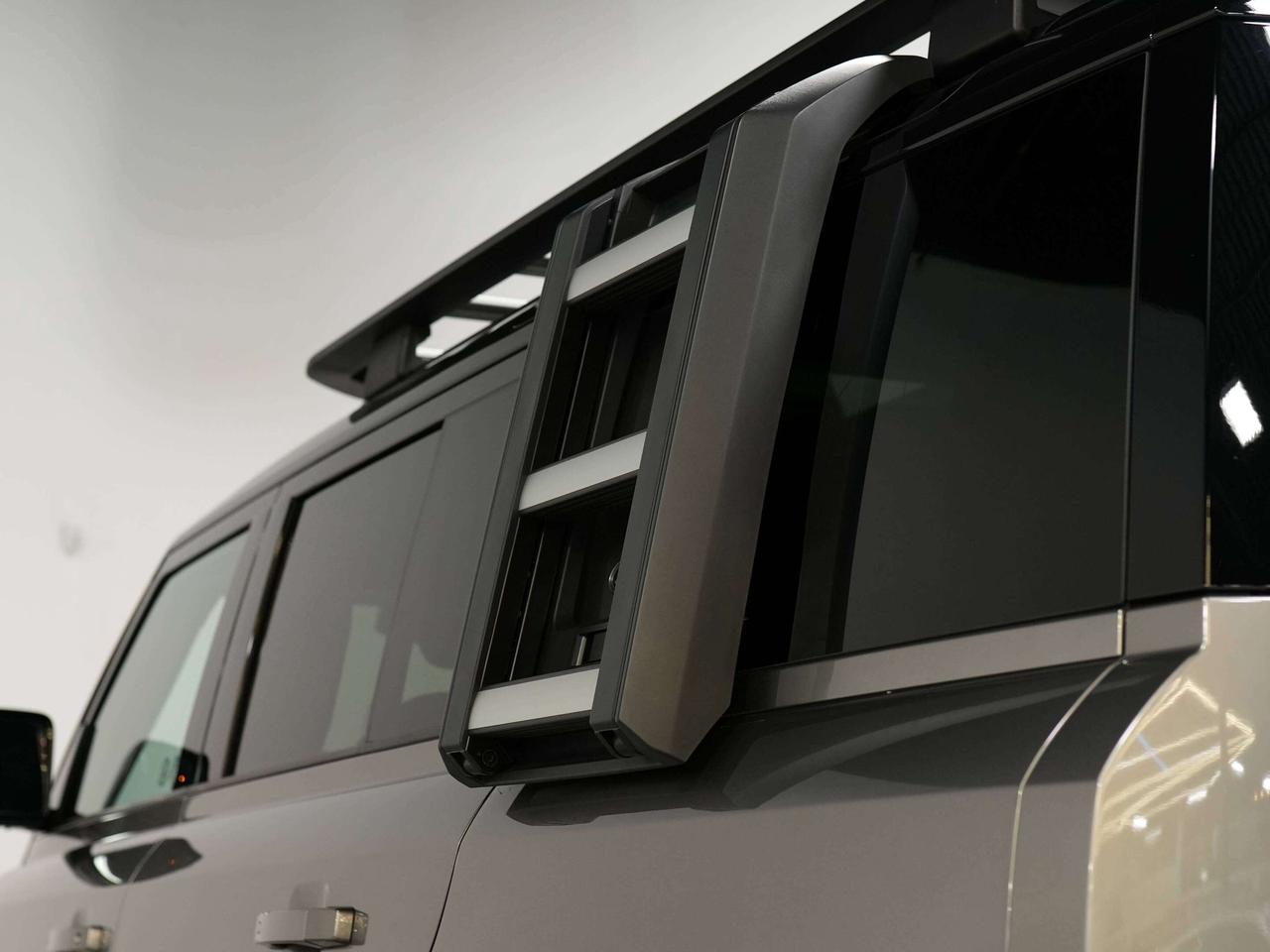 2023 Land Rover Defender X | P400 | PANO | MERIDIAN | 22 IN Photo