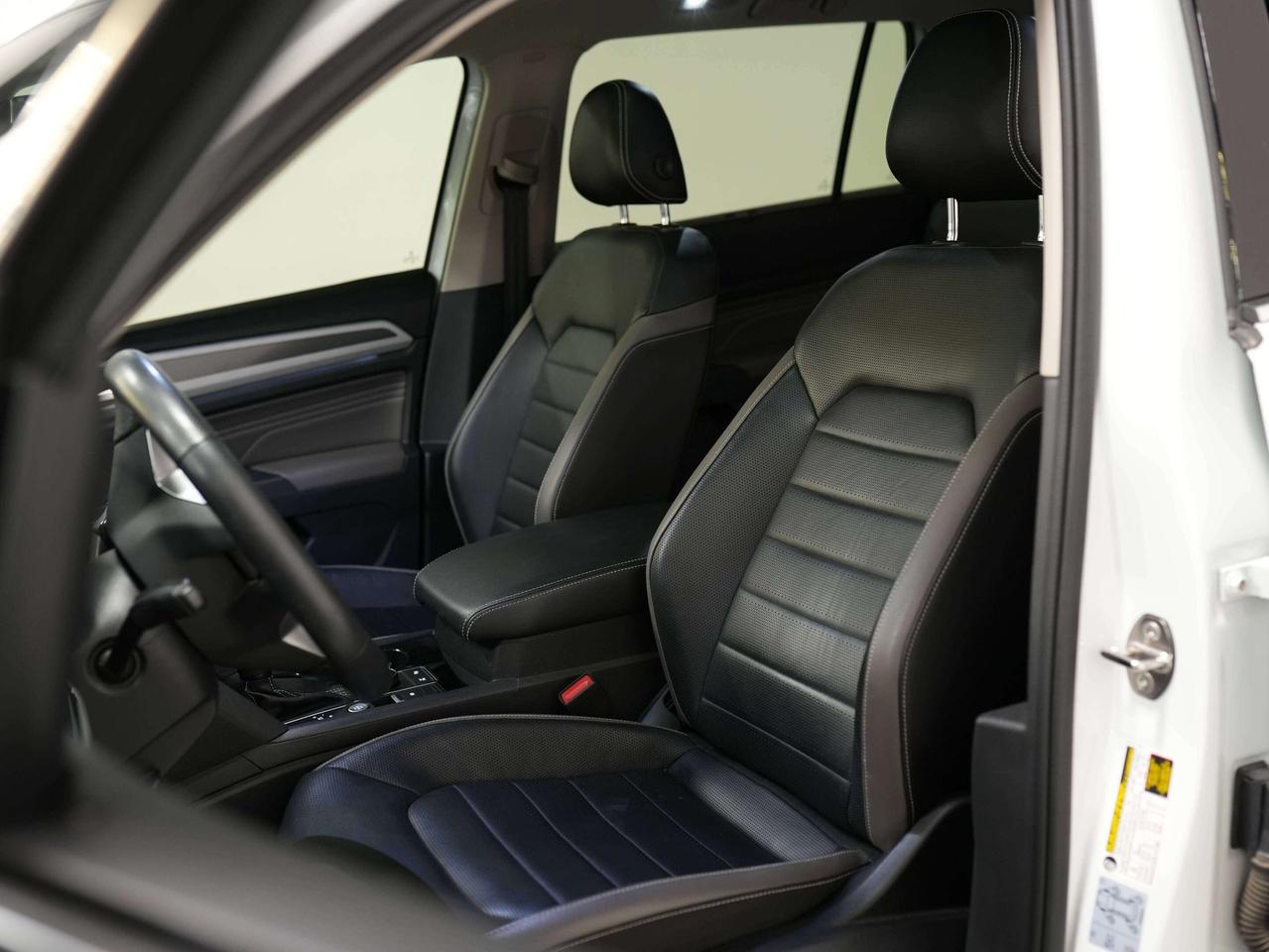 2021 Volkswagen Atlas R-LINE | EXECLINE | 6 PASS | PANO | 21 IN Photo
