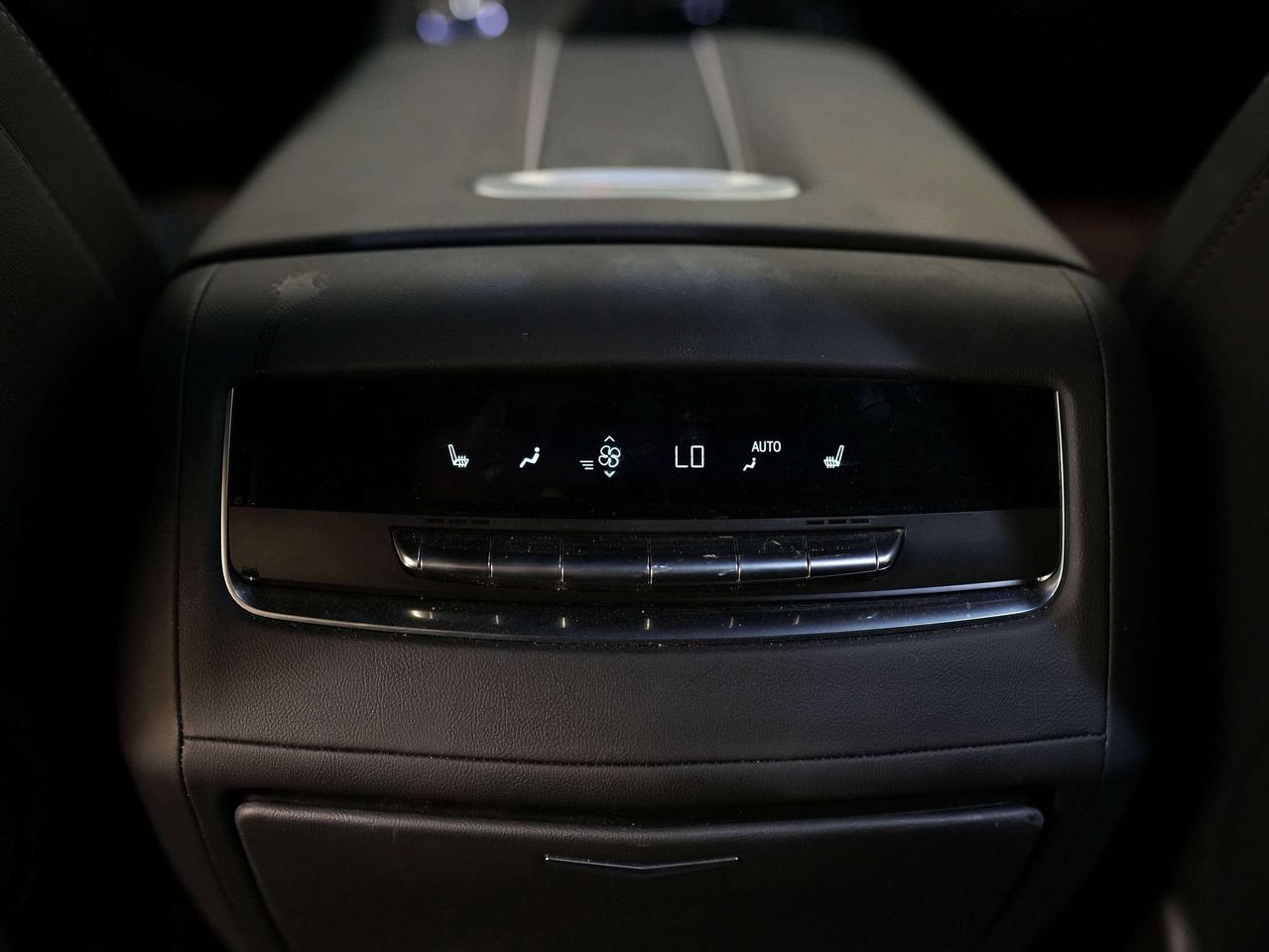 2023 Cadillac Escalade SPORT | REAR ENTERTAINMENT | 7 PASS | 22 IN Photo