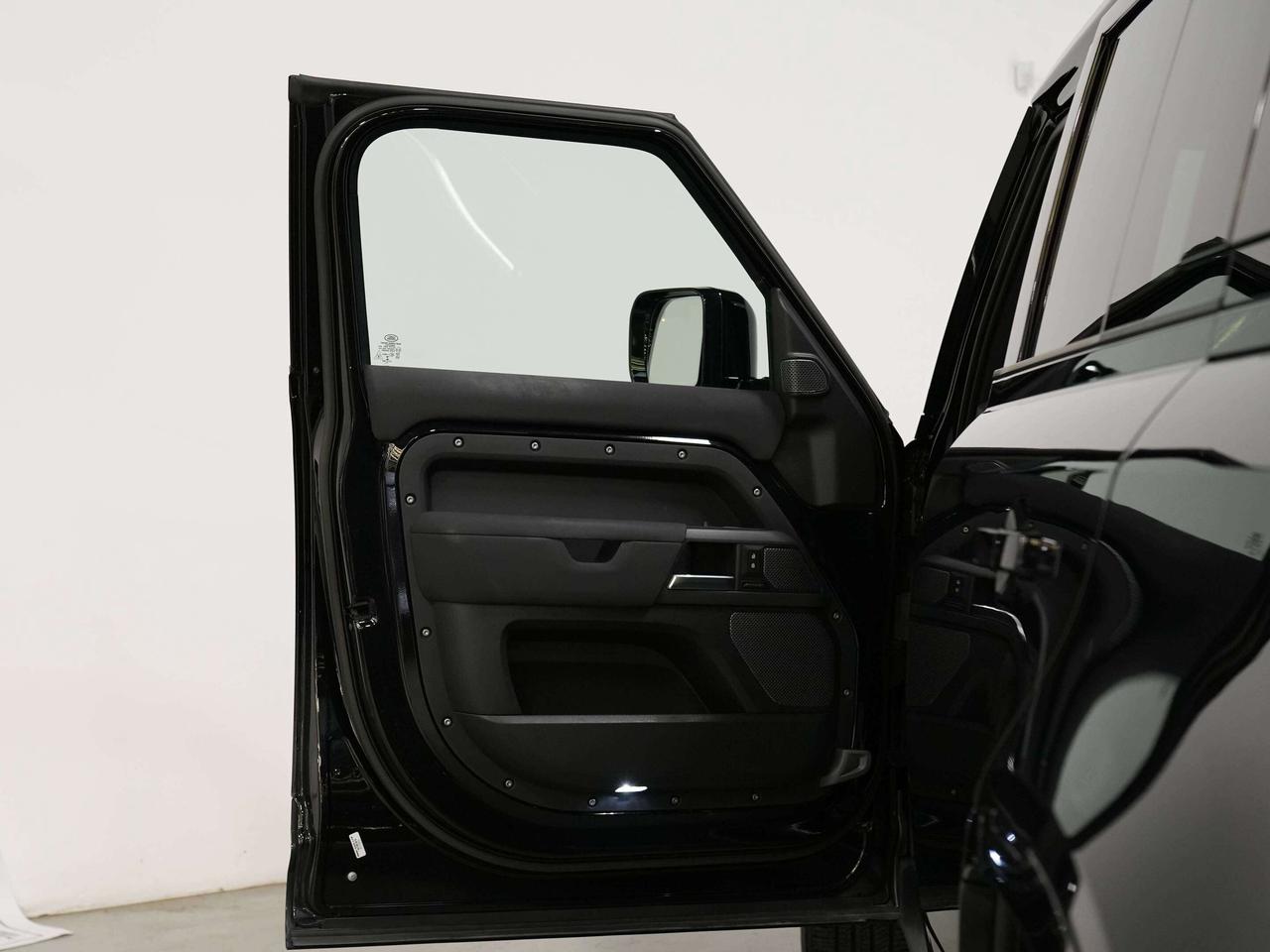 2023 Land Rover Defender X DYNAMIC | P400 | PANO | MERIDIAN | 20 IN Photo