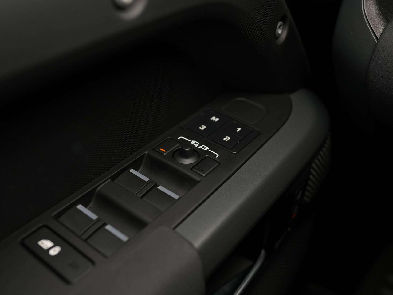 2023 Land Rover Defender X DYNAMIC | P400 | PANO | MERIDIAN | 20 IN Photo
