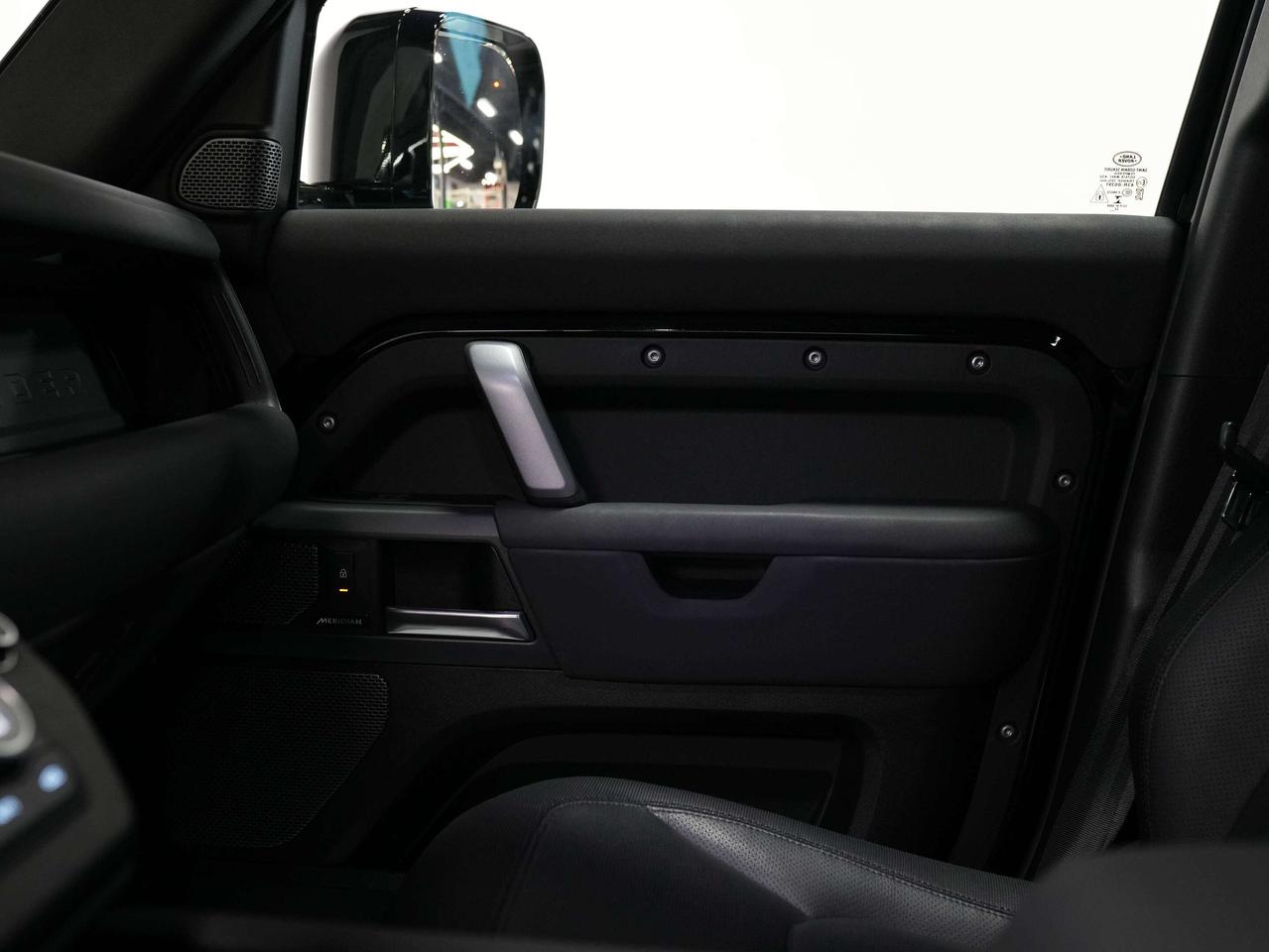 2023 Land Rover Defender X DYNAMIC | P400 | PANO | MERIDIAN | 20 IN Photo