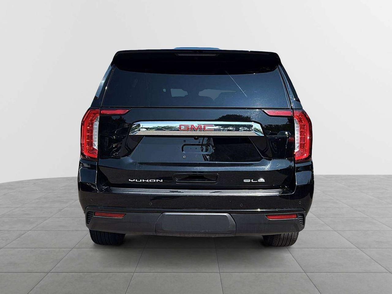 2024 GMC Yukon SLE Photo
