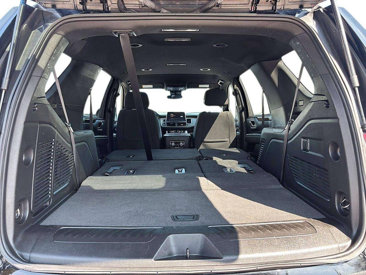 2024 GMC Yukon SLE Photo