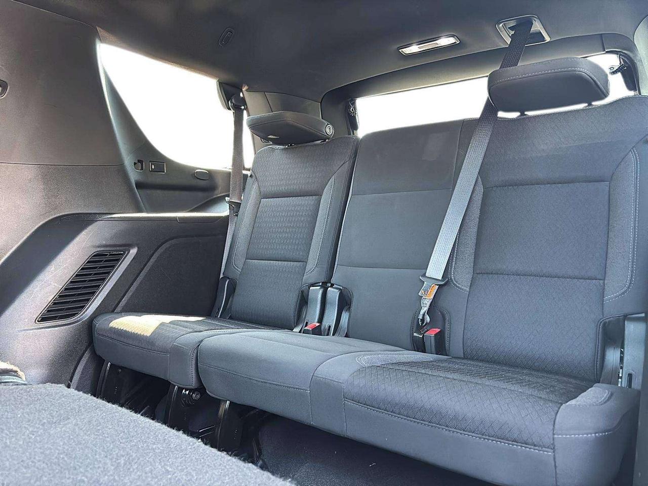 2024 GMC Yukon SLE Photo
