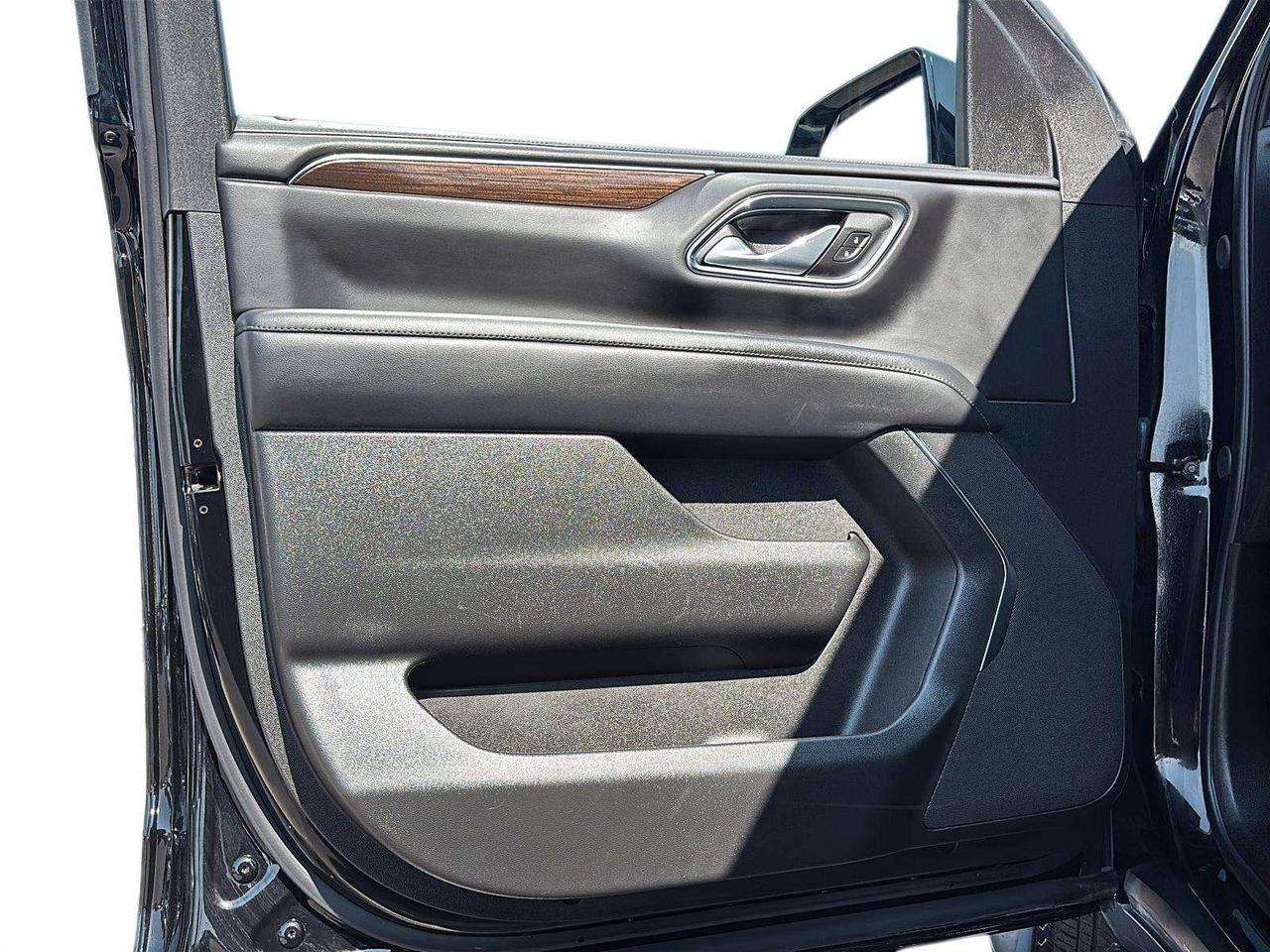 2024 GMC Yukon SLE Photo