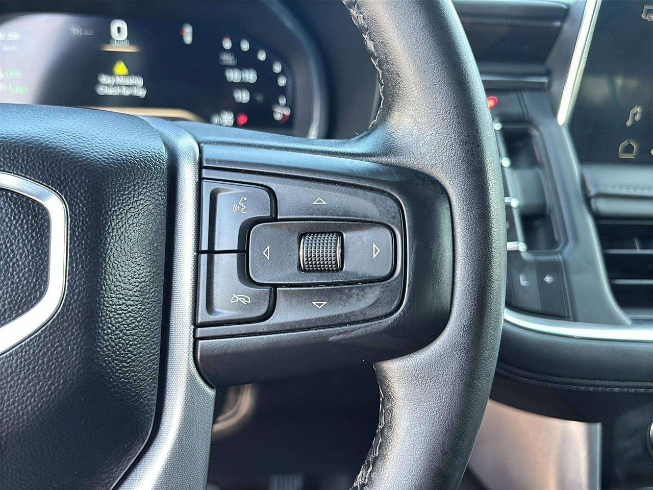 2024 GMC Yukon SLE Photo