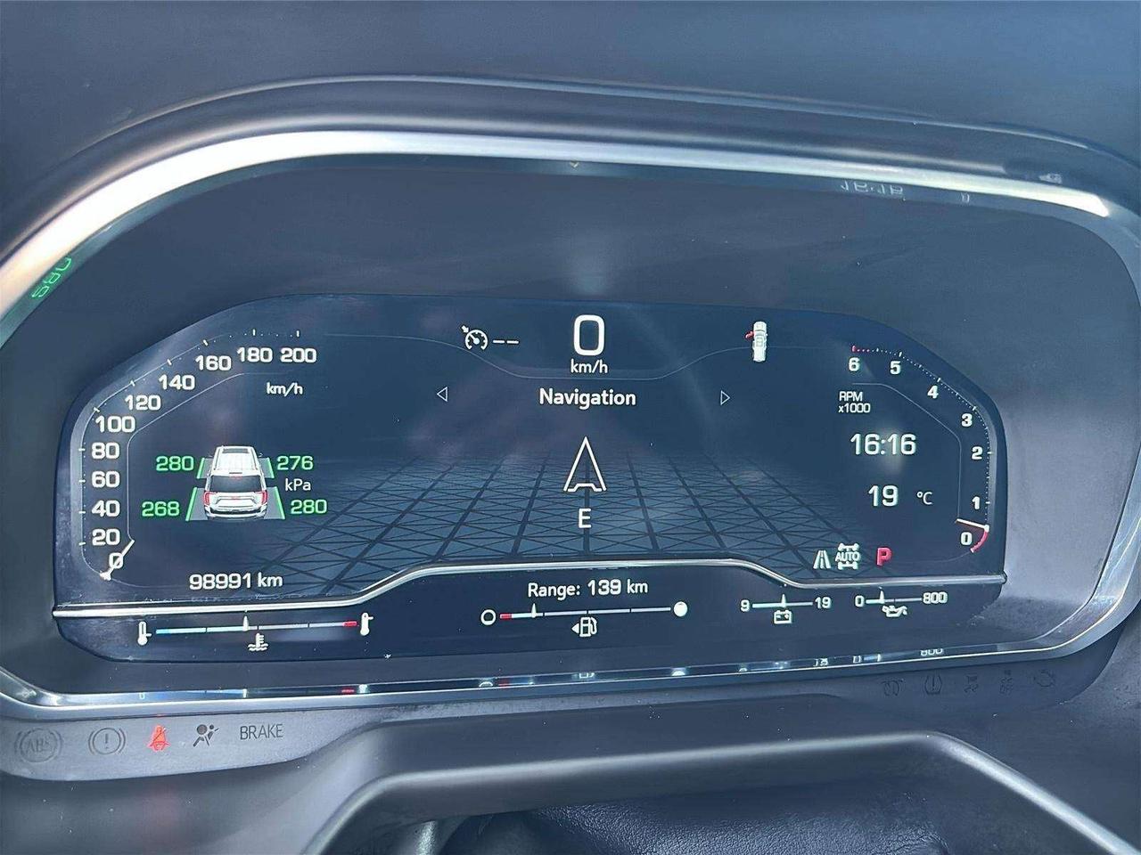 2024 GMC Yukon SLE Photo