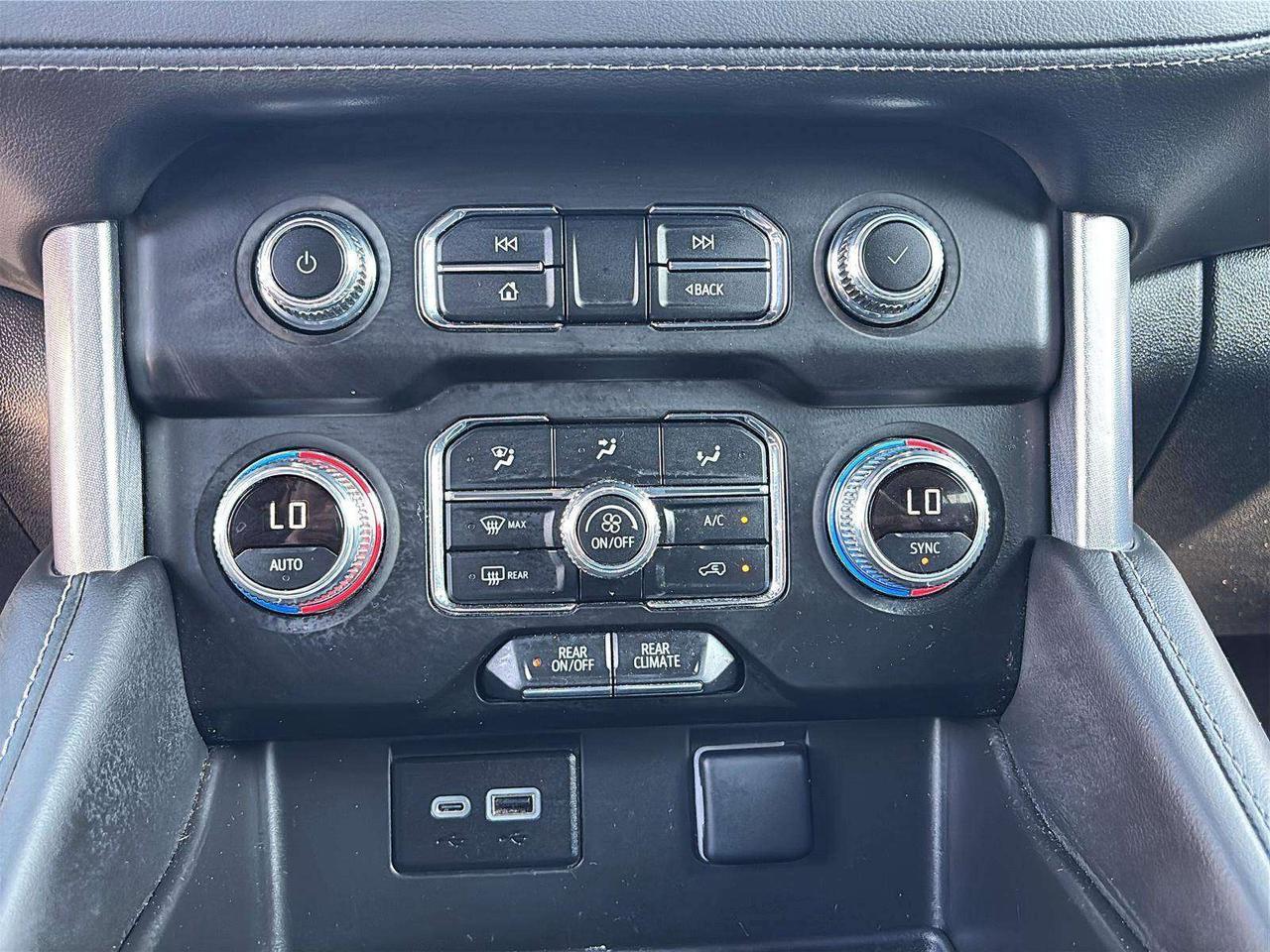 2024 GMC Yukon SLE Photo