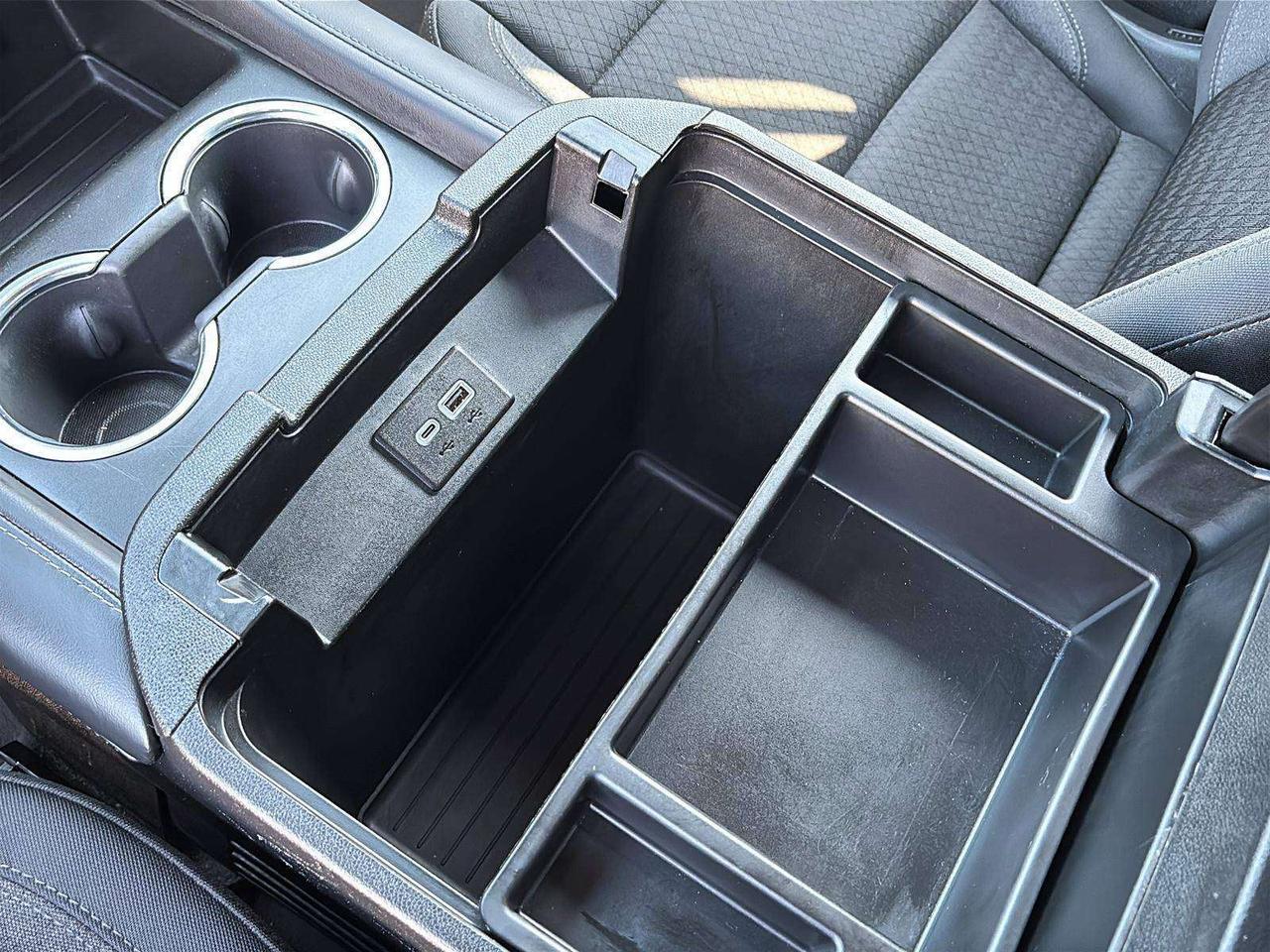 2024 GMC Yukon SLE Photo