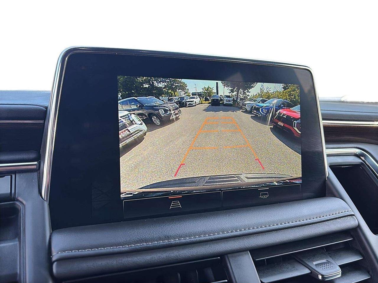 2024 GMC Yukon SLE Photo