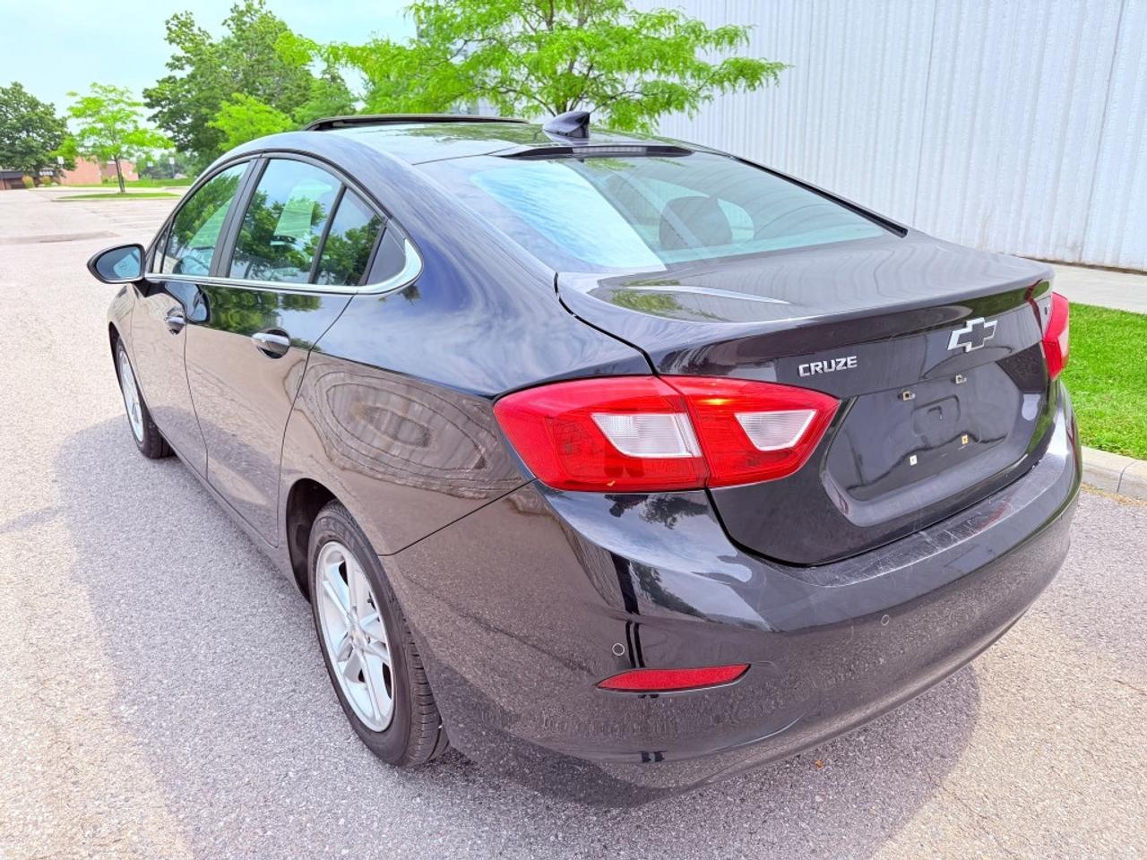 2016 Chevrolet Cruze 1LT 4dr Sedan (1.4L 4cyl Turbo 6A) Photo