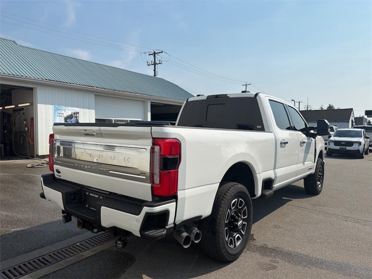 2024 Ford F-350 Super Duty Platinum  - Leather Seats Photo4