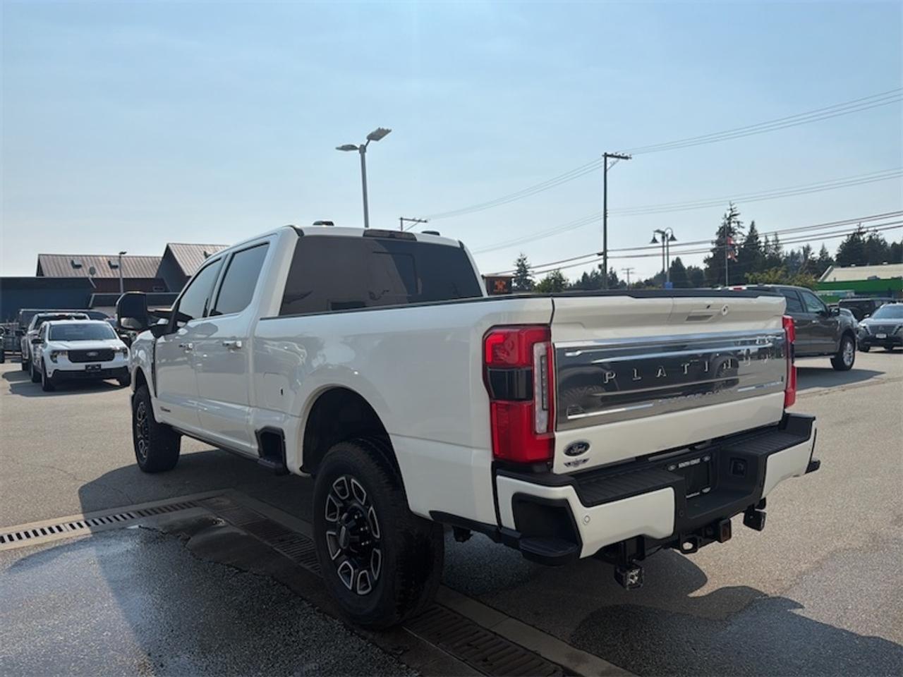 2024 Ford F-350 Super Duty Platinum  - Leather Seats Photo2