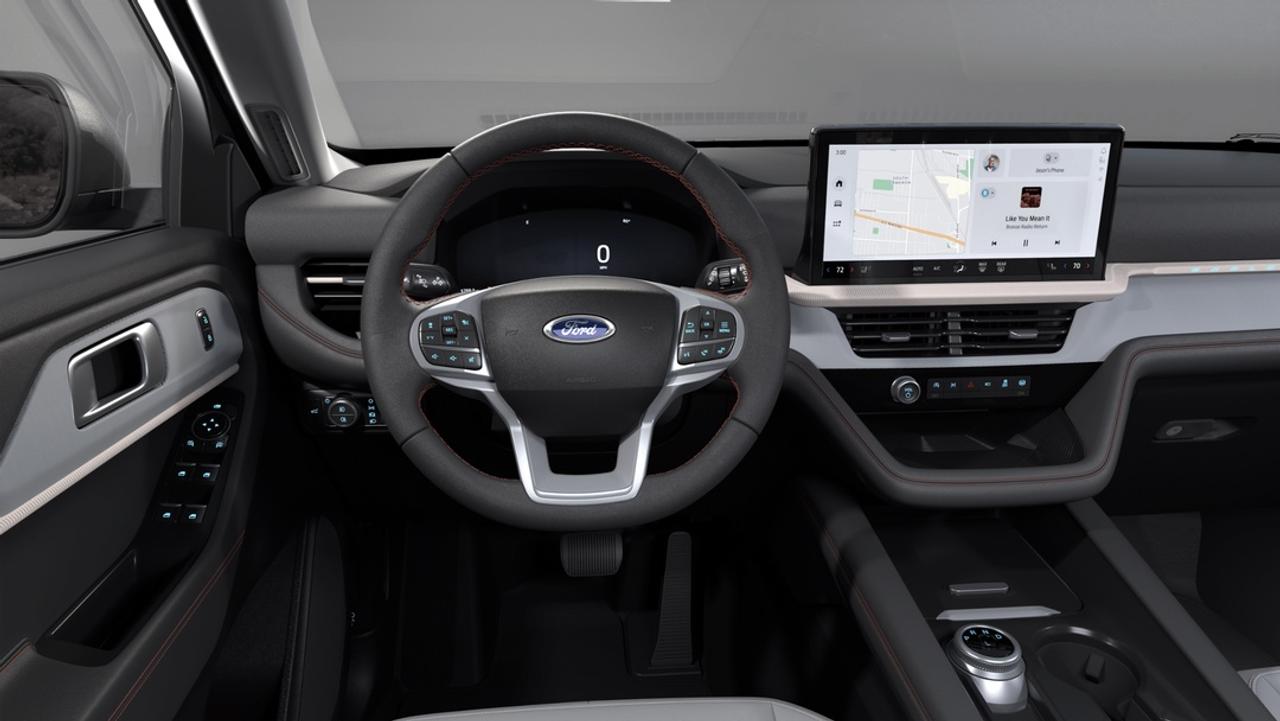 2025 Ford Explorer Active Photo