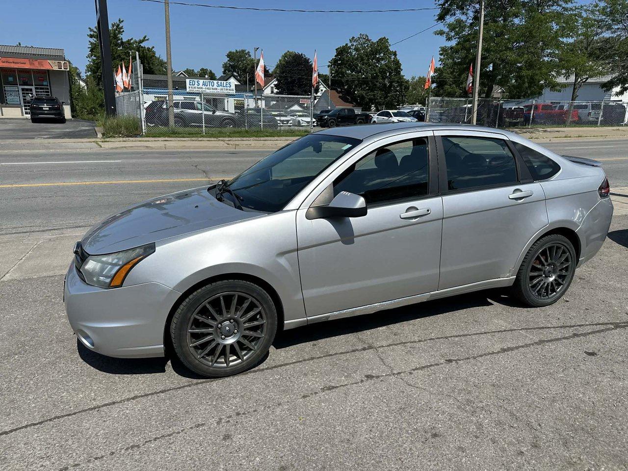 2011 Ford Focus SES - Photo #7