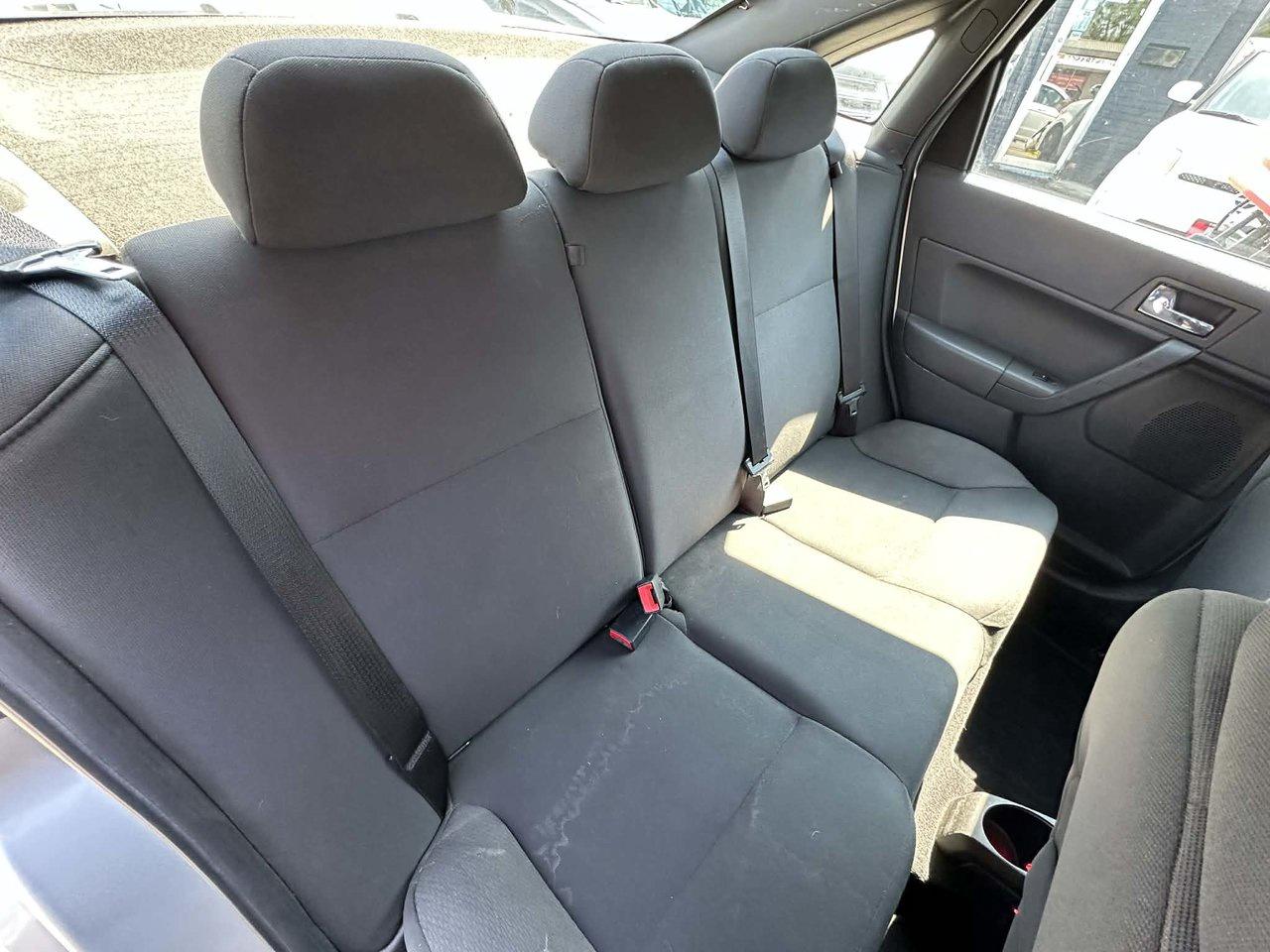 2011 Ford Focus SES Photo