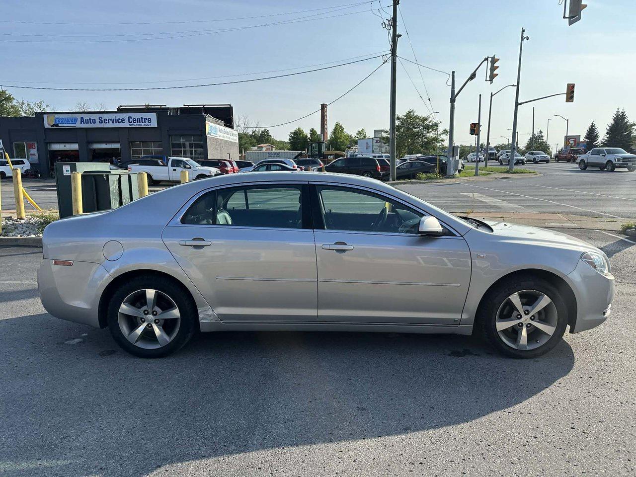 2008 Chevrolet Malibu 2LT Photo2