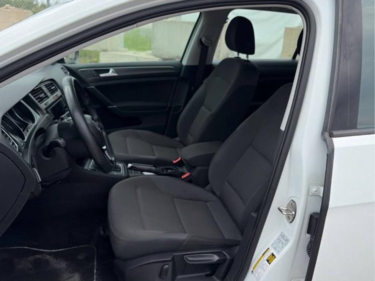 2019 Volkswagen Golf Comfortline | Heated Seats | Adaptive Cruise | Rear Camera | Alloy Wheels and more! Photo