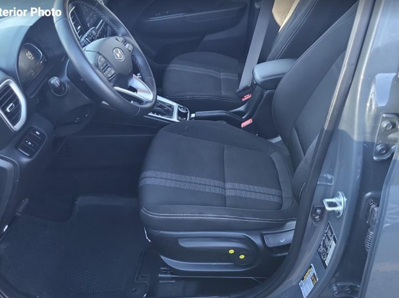 2025 Hyundai Venue Preferred | Heated Wheel + Seats | CarPlay + Android | Rear Camera | and More ! Photo
