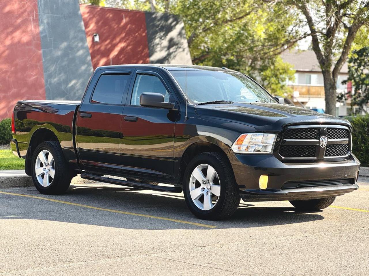 Used 2018 RAM 1500 ST 4x4 Crew Cab 5'7