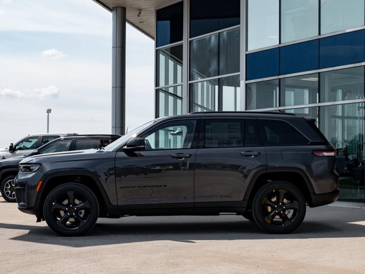 2026 Jeep Grand Cherokee Altitude Photo