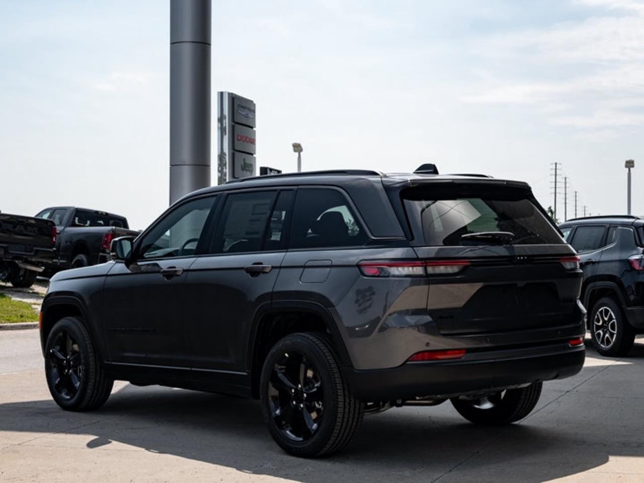 2026 Jeep Grand Cherokee Altitude Photo