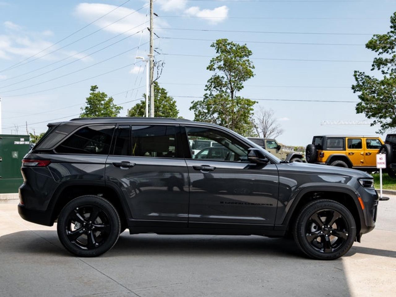 2026 Jeep Grand Cherokee Altitude Photo