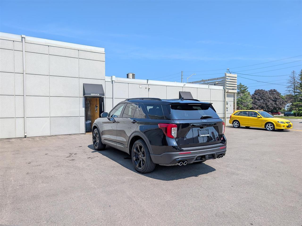 2020 Ford Explorer ST AWD - 7 PASS - NAVI - PANO ROOF - TECH FEATS Photo