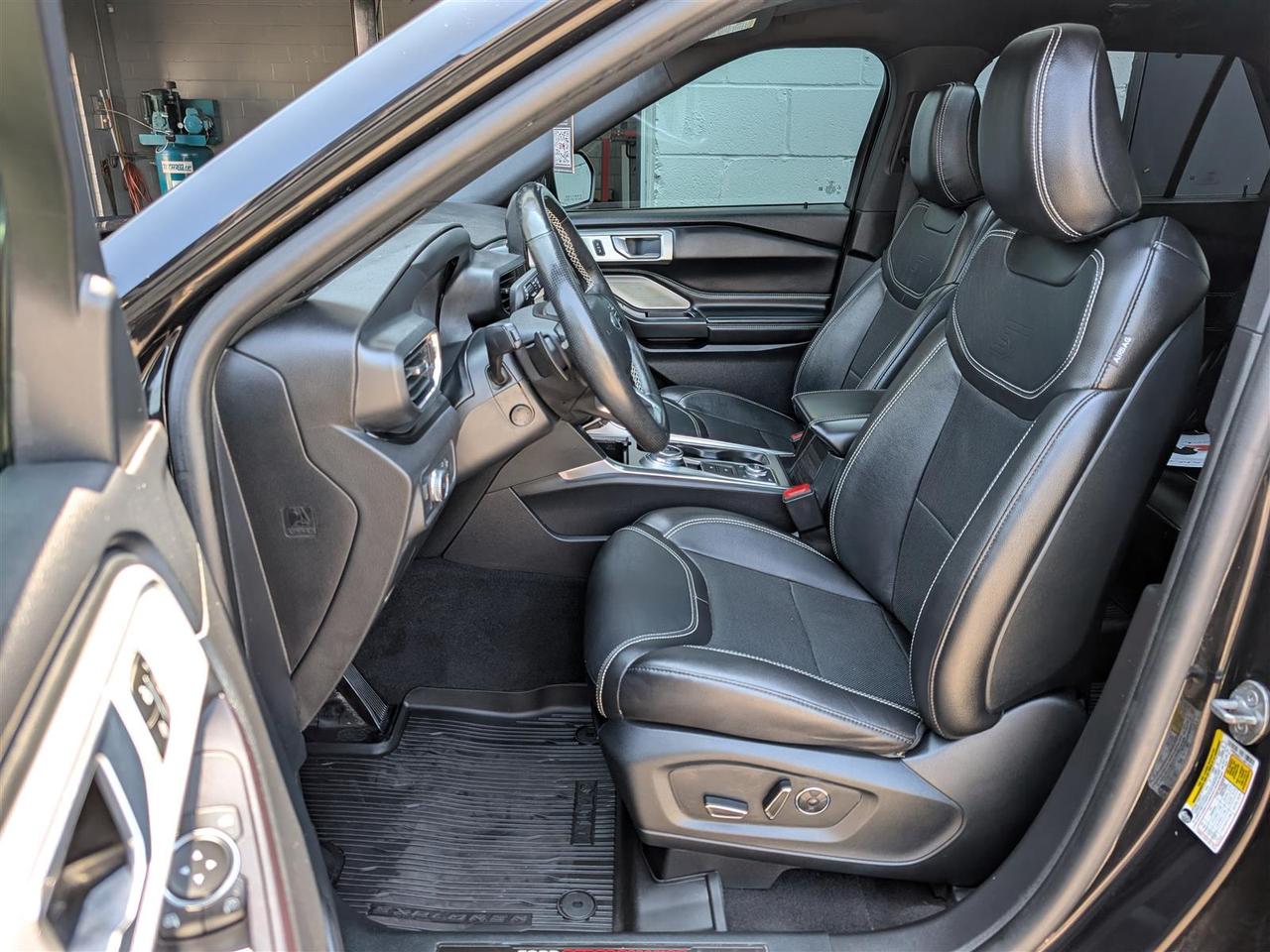 2020 Ford Explorer ST AWD - 7 PASS - NAVI - PANO ROOF - TECH FEATS Photo