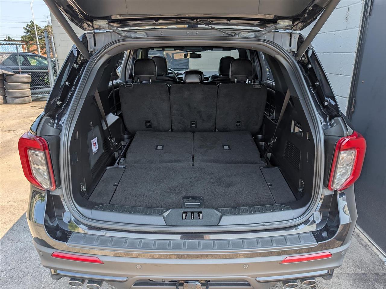 2020 Ford Explorer ST AWD - 7 PASS - NAVI - PANO ROOF - TECH FEATS Photo