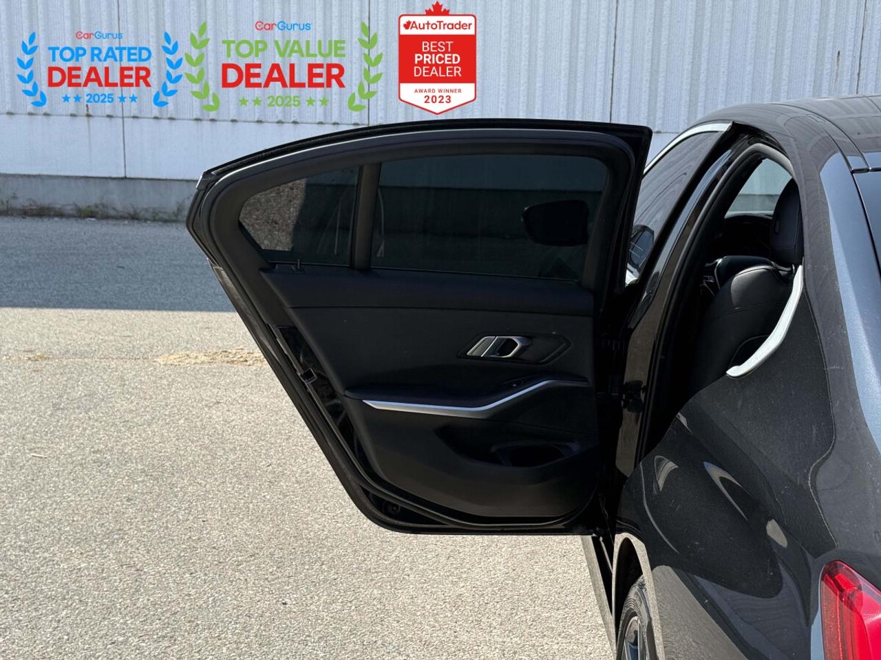 2019 BMW 3 Series //M PKG | BMW SERVICED | PANO | LOADED Photo