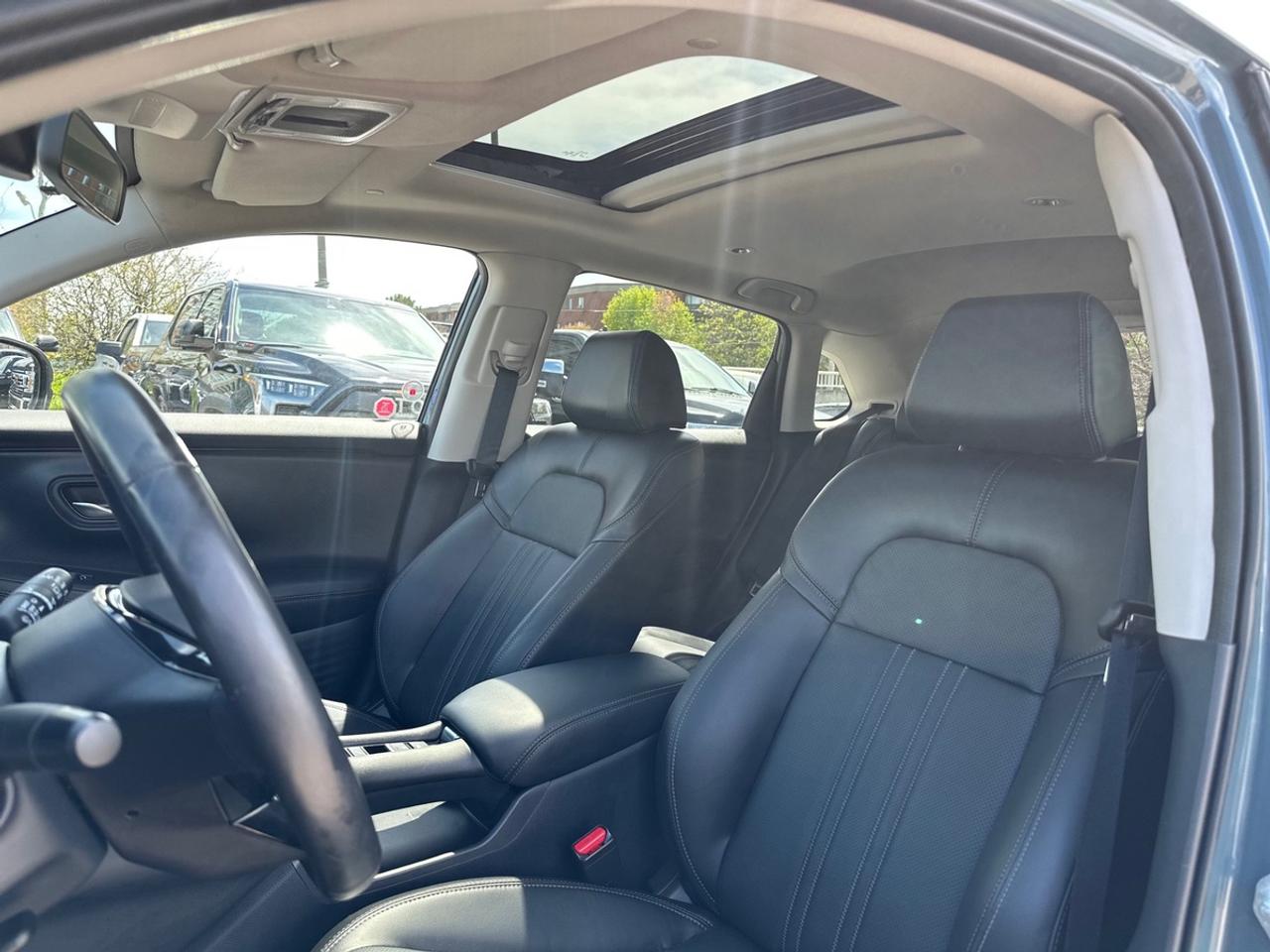 2025 Honda HR-V EX-L Photo