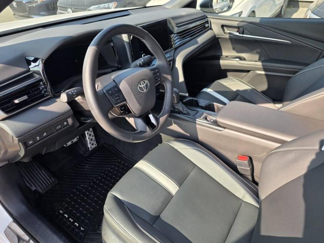 2025 Toyota Camry SE Hybrid | Leather | Power Seat | Radar Cruise | Heated Wheel + Seats | CarPlay + Android & More ! Photo