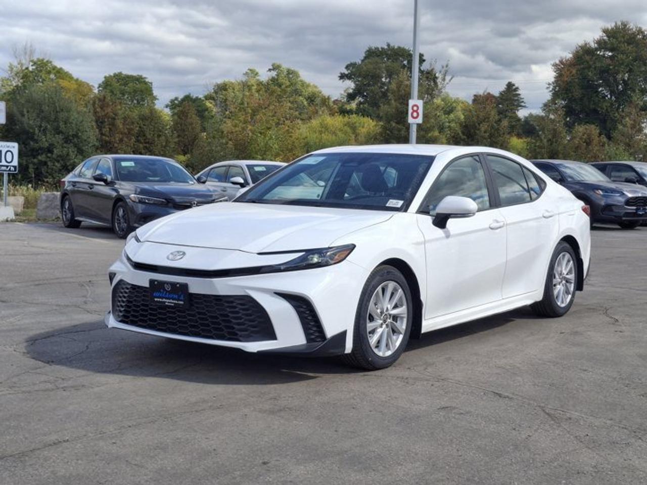 2025 Toyota Camry SE Hybrid | Leather | Power Seat | Radar Cruise | Heated Wheel + Seats | CarPlay + Android & More ! Photo