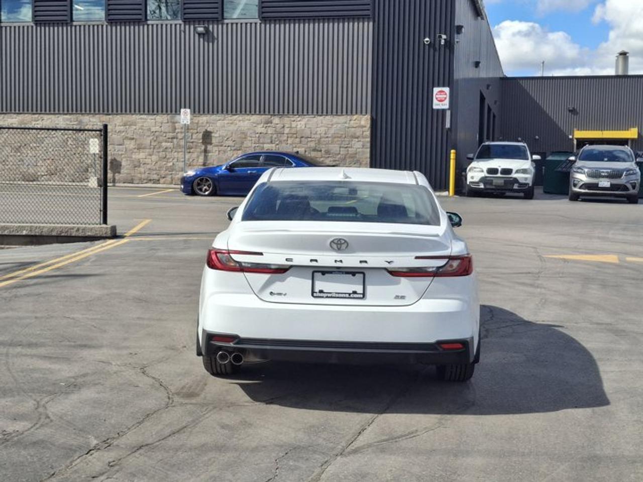 2025 Toyota Camry SE Hybrid | Leather | Power Seat | Radar Cruise | Heated Wheel + Seats | CarPlay + Android & More ! Photo