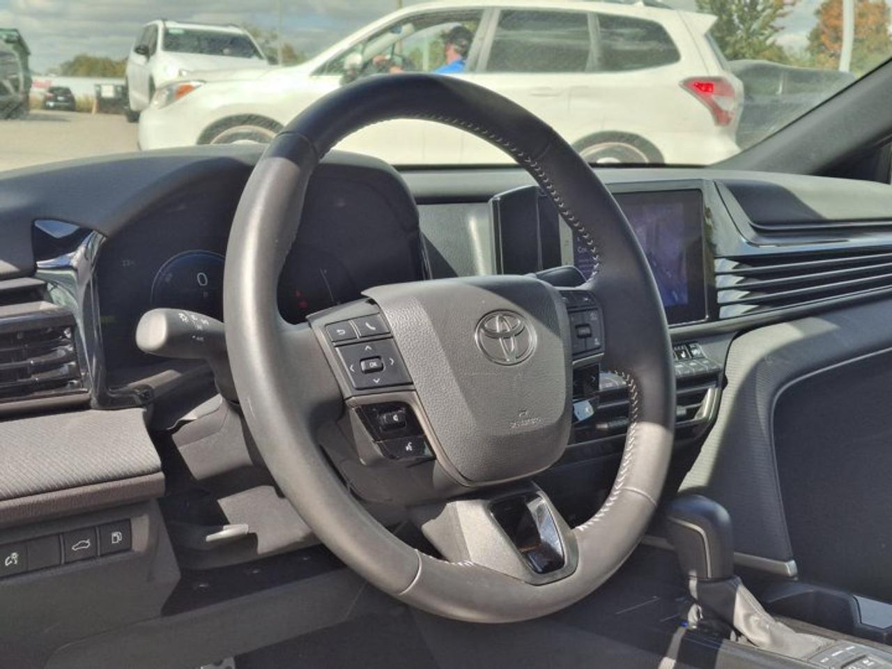 2025 Toyota Camry SE Hybrid | Leather | Power Seat | Radar Cruise | Heated Wheel + Seats | CarPlay + Android & More ! Photo