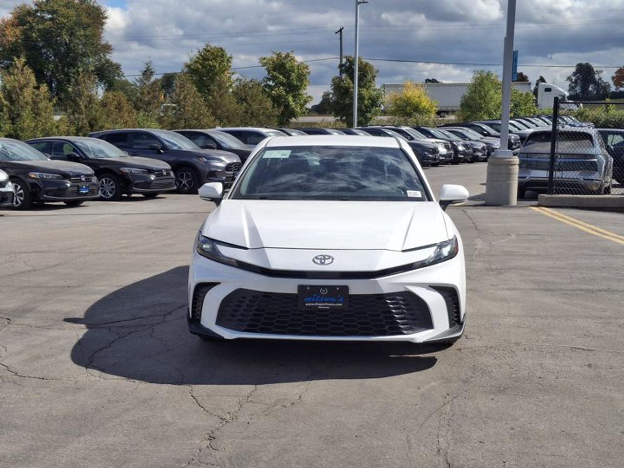 2025 Toyota Camry SE Hybrid | Leather | Power Seat | Radar Cruise | Heated Wheel + Seats | CarPlay + Android & More ! Photo