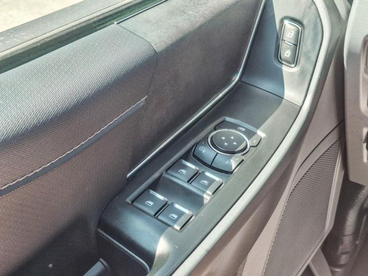 2025 Ford F-150 XLT Crew 4X4 | 5.0L V8 | Power Seat | CarPlay + Android | Rear Camera | and More ! Photo