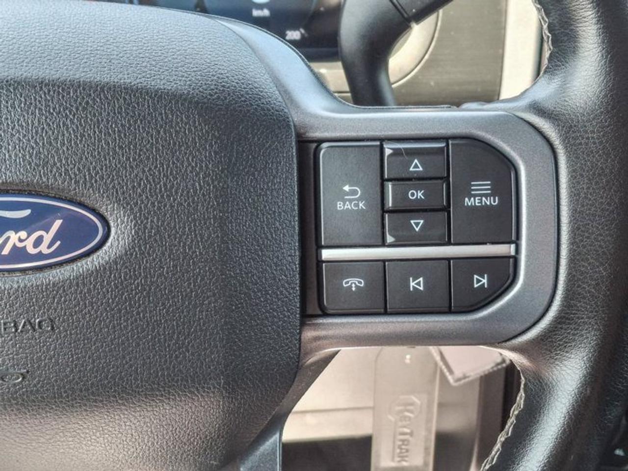 2025 Ford F-150 XLT Crew 4X4 | 5.0L V8 | Power Seat | CarPlay + Android | Rear Camera | and More ! Photo