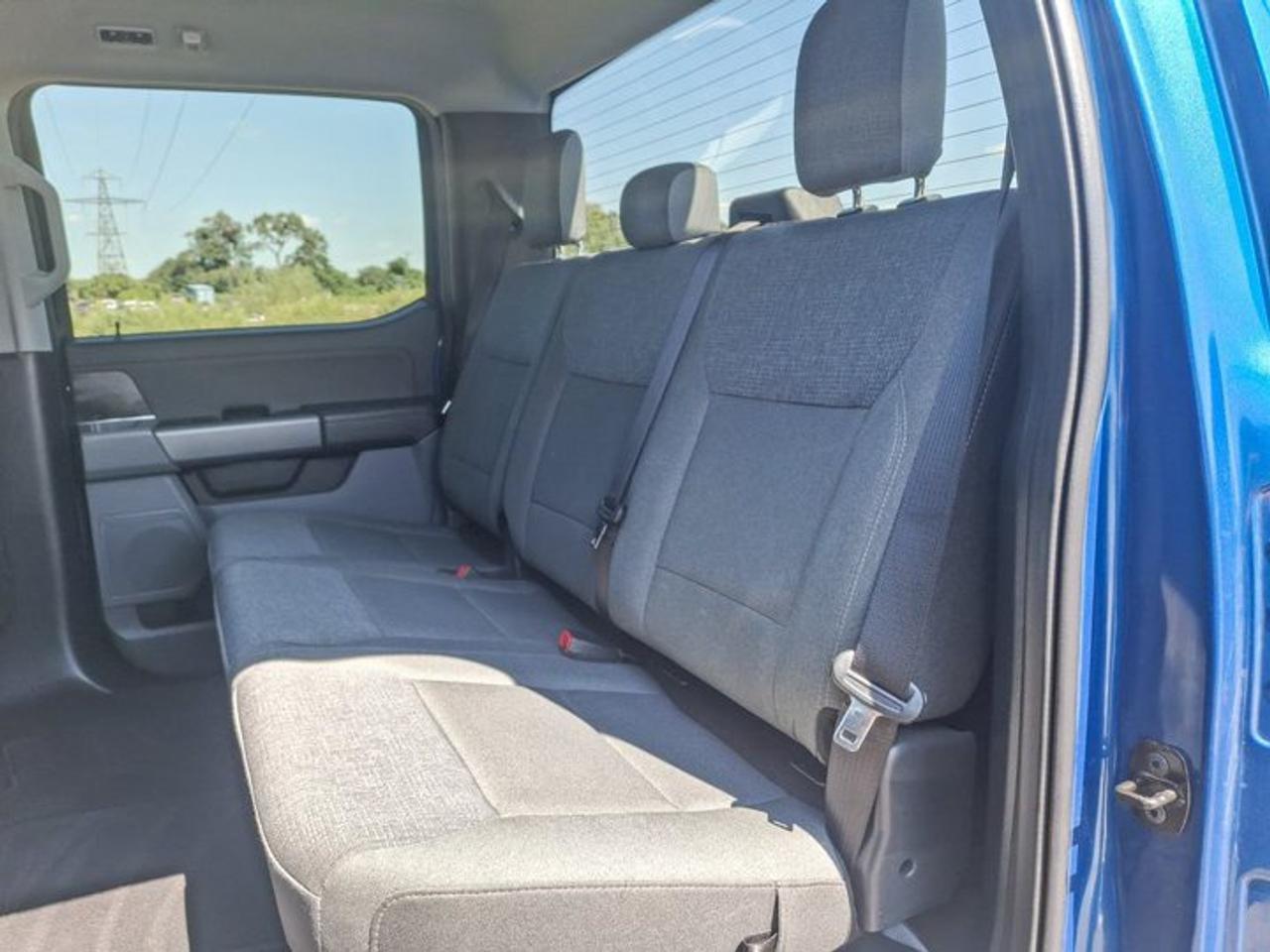 2025 Ford F-150 XLT Crew 4X4 | 5.0L V8 | Power Seat | CarPlay + Android | Rear Camera | and More ! Photo