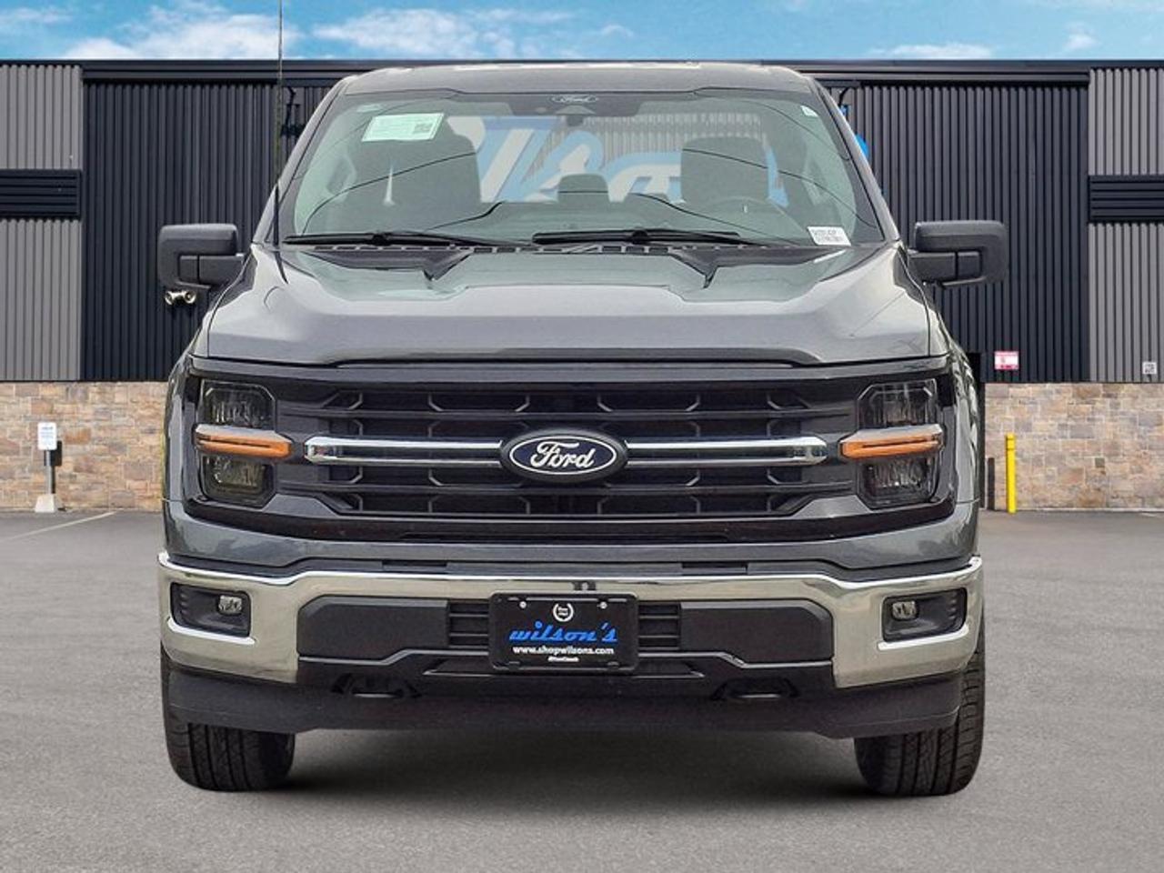 2025 Ford F-150 XLT Crew 4X4 | 5.0L V8 | Power Seat | CarPlay + Android | Rear Camera | and More ! Photo