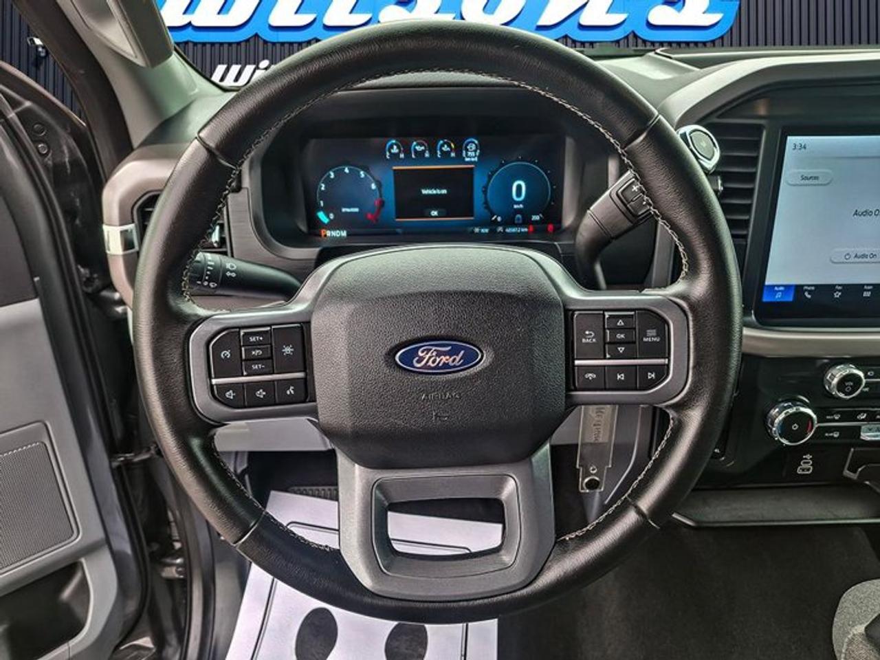 2025 Ford F-150 XLT Crew 4X4 | 5.0L V8 | Power Seat | CarPlay + Android | Rear Camera | and More ! Photo
