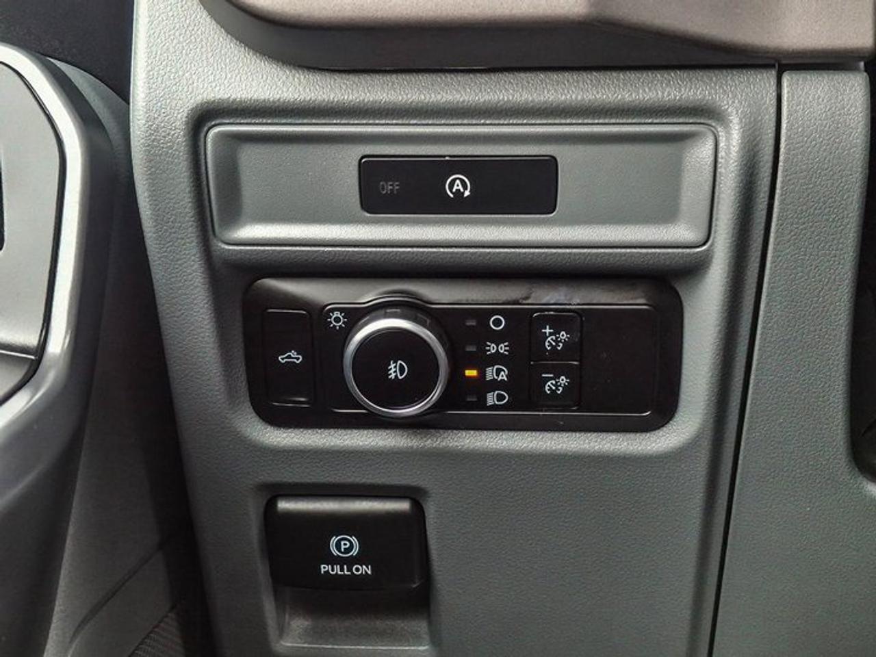2025 Ford F-150 XLT Crew 4X4 | 5.0L V8 | Power Seat | CarPlay + Android | Rear Camera | and More ! Photo
