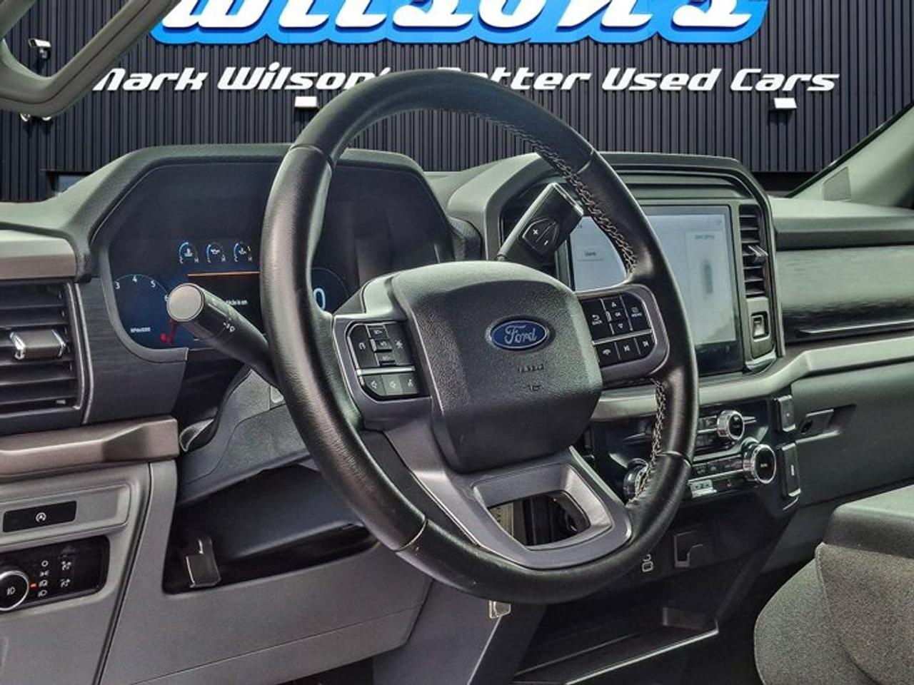2025 Ford F-150 XLT Crew 4X4 | 5.0L V8 | Power Seat | CarPlay + Android | Rear Camera | and More ! Photo