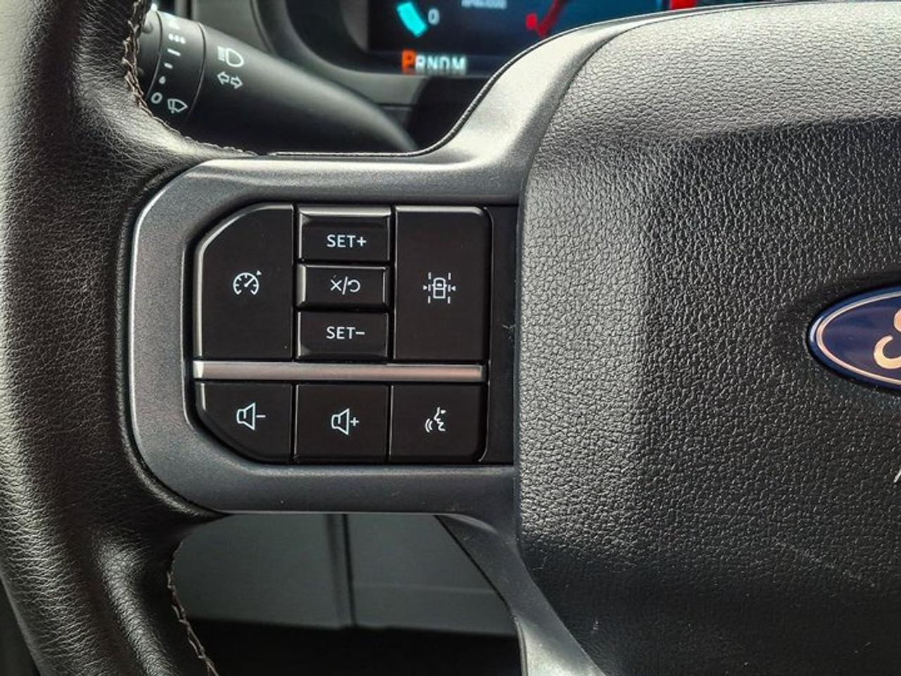2025 Ford F-150 XLT Crew 4X4 | 5.0L V8 | Power Seat | CarPlay + Android | Rear Camera | and More ! Photo