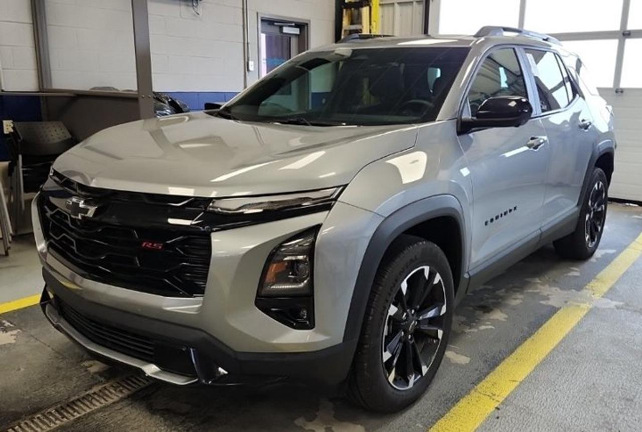 2025 Chevrolet Equinox AWD RS | Panoramic Sunroof | 360 Camera | Cooled + Heated Seats | Power Seats | Heated Wheel & More! Photo