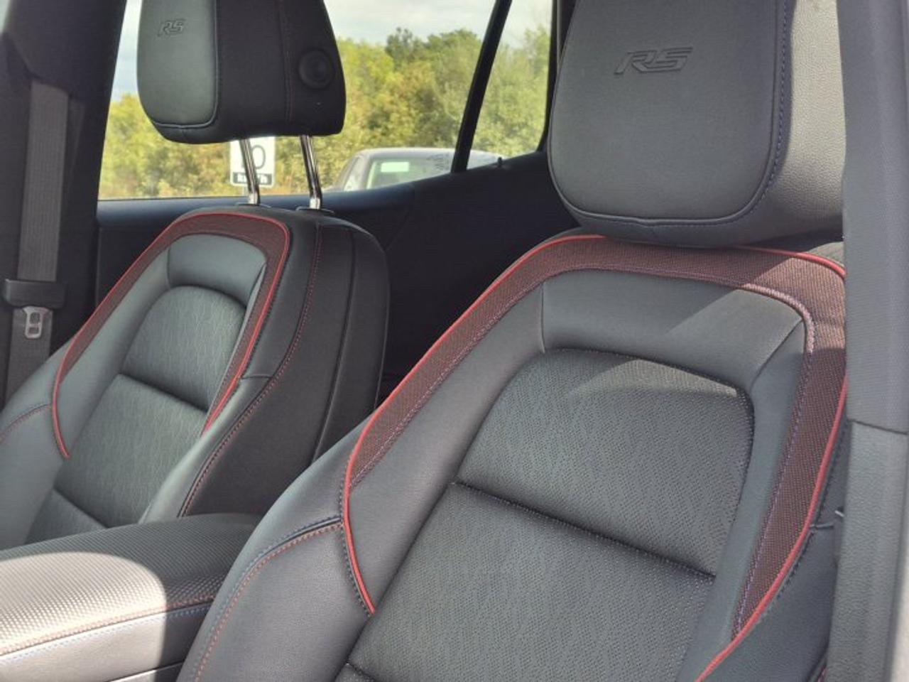 2025 Chevrolet Equinox AWD RS | Panoramic Sunroof | 360 Camera | Cooled + Heated Seats | Power Seats | Heated Wheel & More! Photo