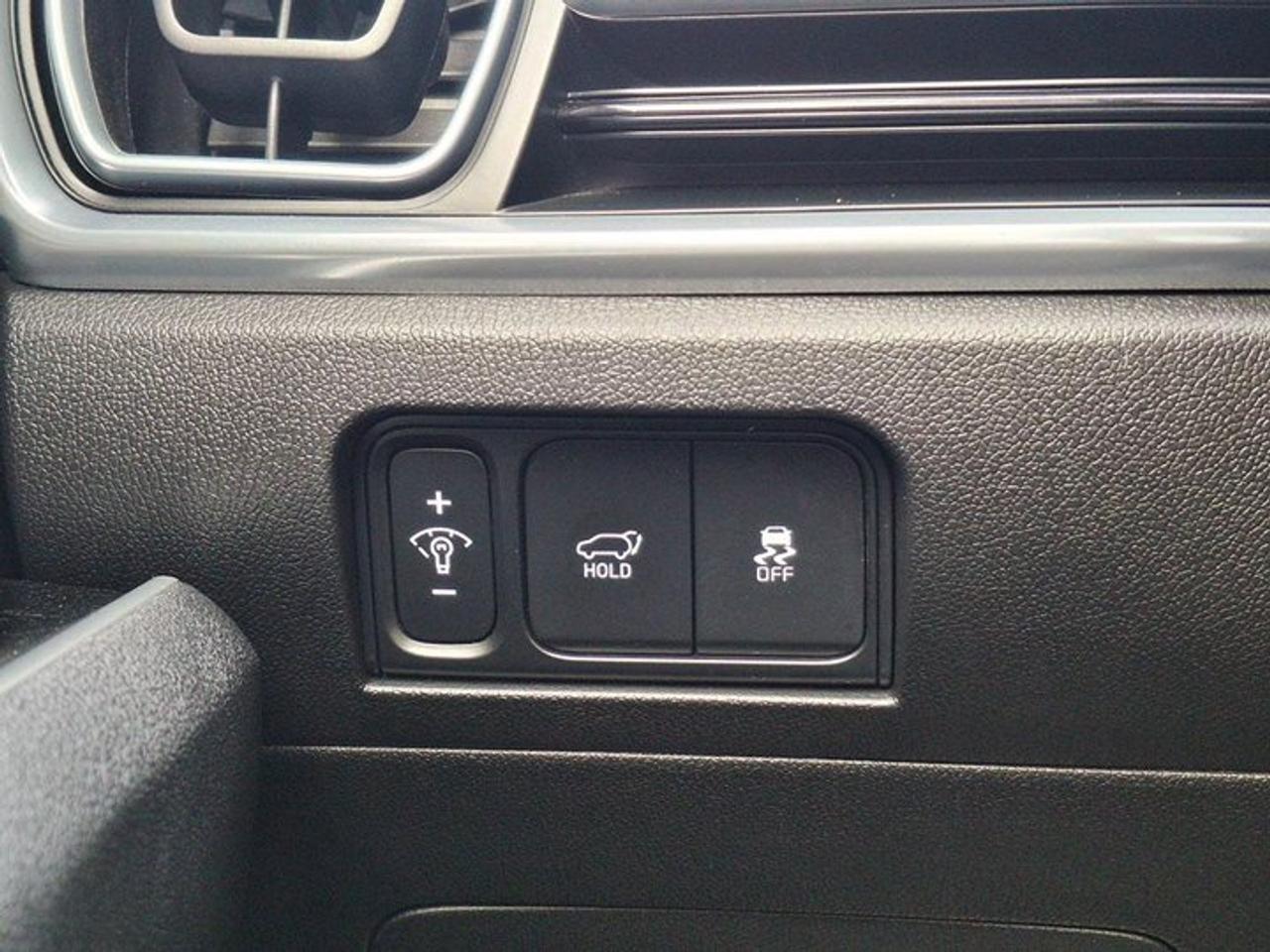 2024 Kia Sorento X-Line Limited AWD | Leather | Panoramic Sunroof | Heated + Cooled Seats | Heated Steering and More! Photo